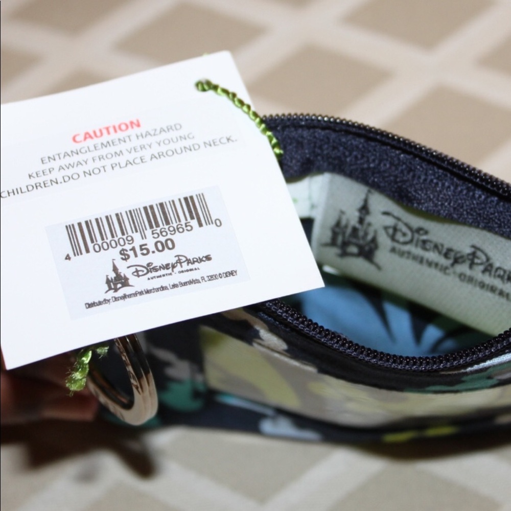Vera Bradley Coin ID Key Case “Where’s Mickey” NWT - Picture 2 of 4